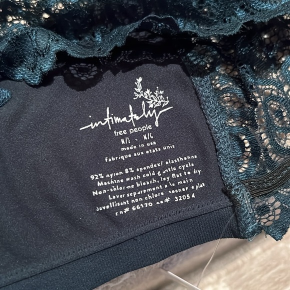 free people ~ intimately ~ scalloped lace bando bra ~ deepest jade color ~ m/l - Picture 8 of 10